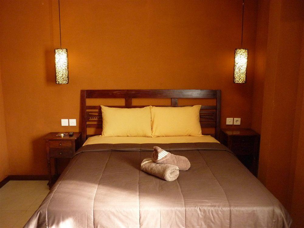 Bemo Corner Guest House Kuta Lombok Exterior foto
