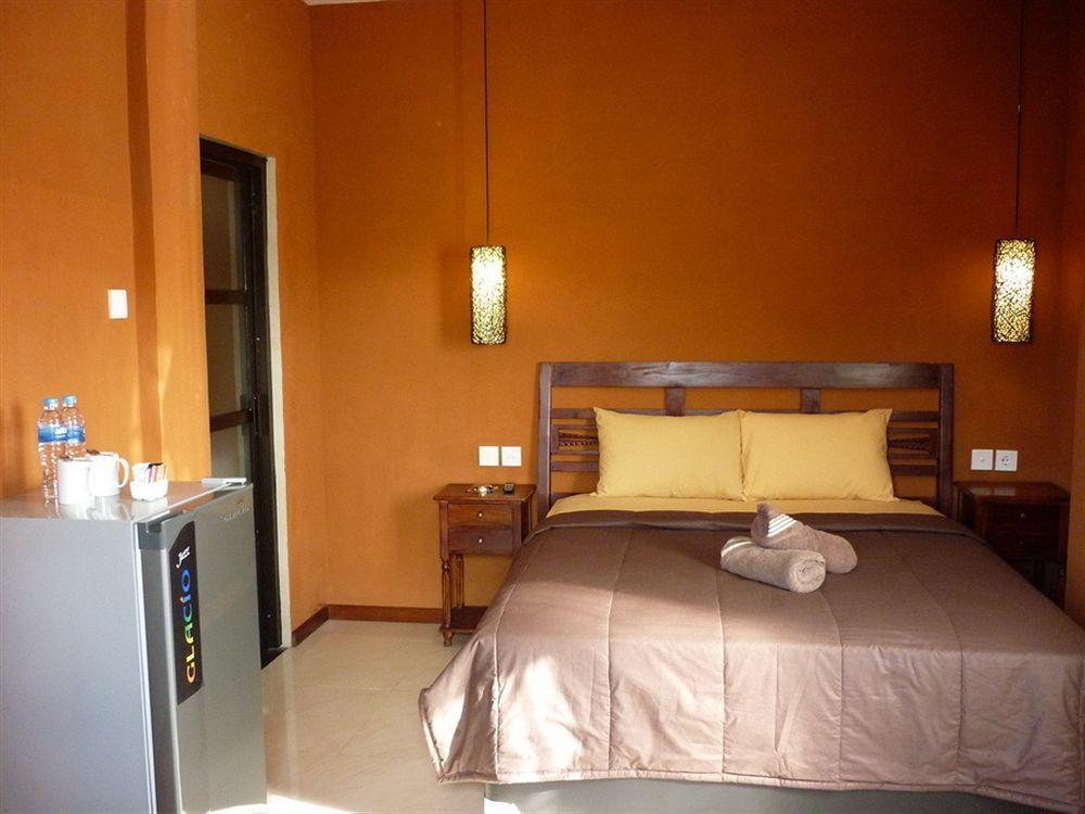 Bemo Corner Guest House Kuta Lombok Exterior foto