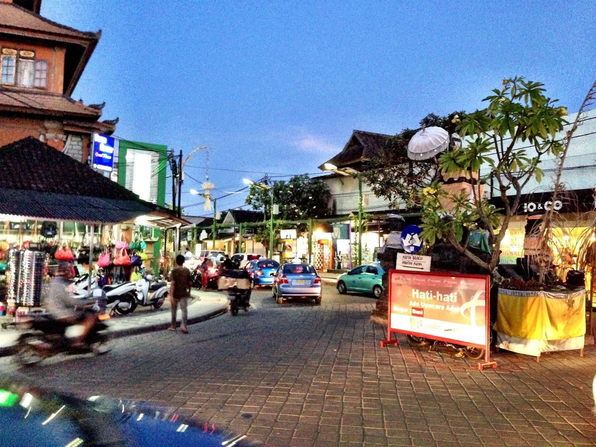 Bemo Corner Guest House Kuta Lombok Exterior foto