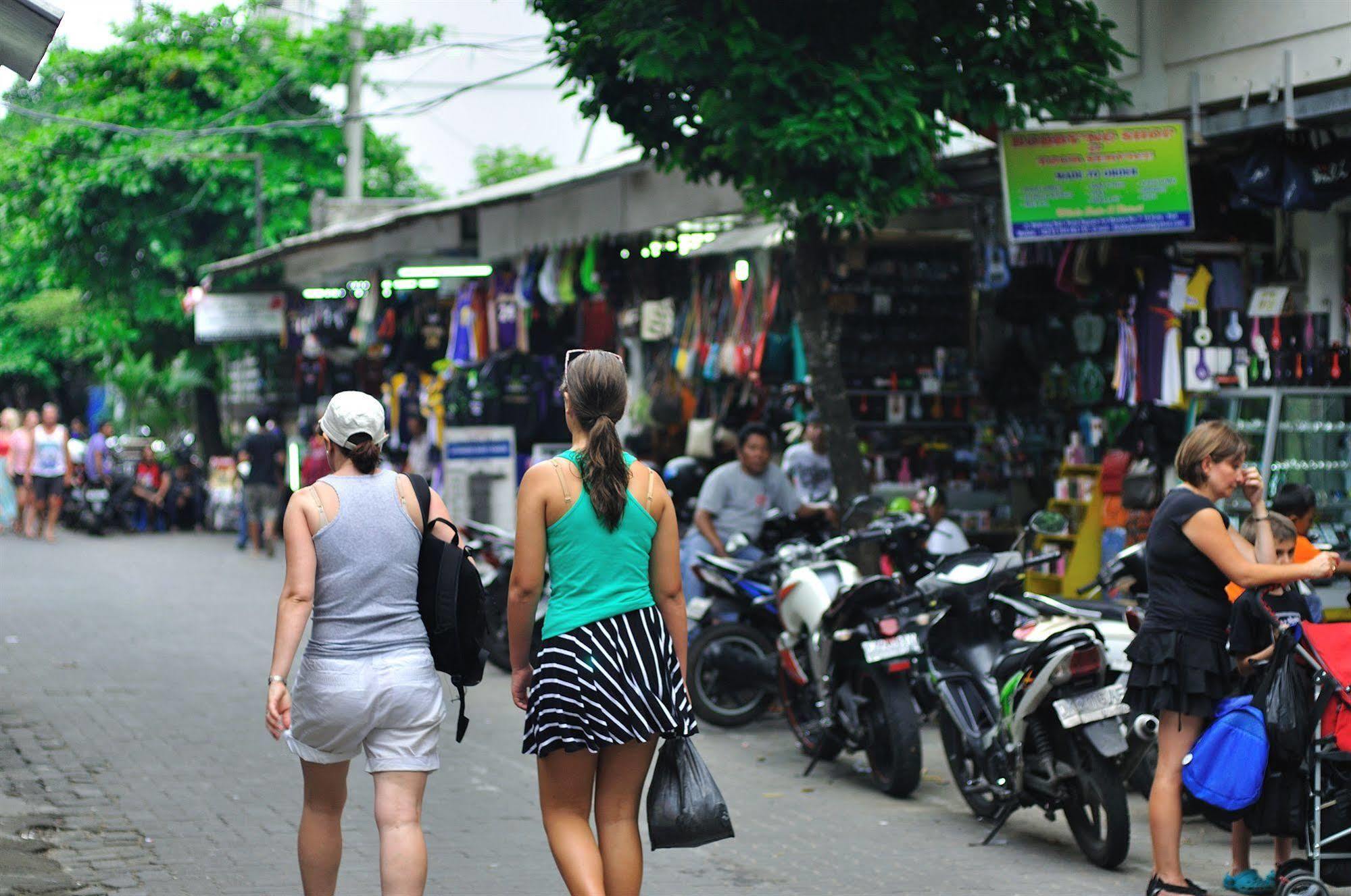 Bemo Corner Guest House Kuta Lombok Exterior foto